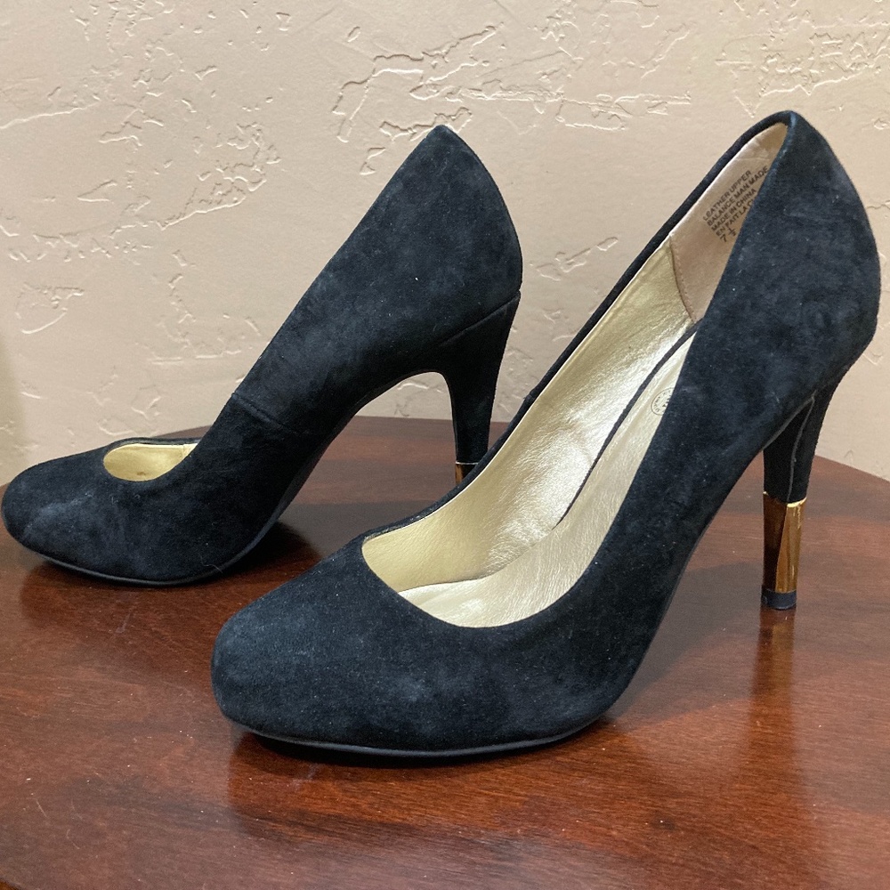 Seychelles 4" Black Suede Pumps with Gold Heels, Size 7.5 - Picture 7 of 12